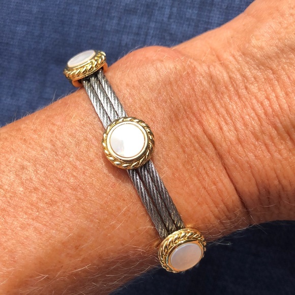 Jewelry - 2tone bangle
